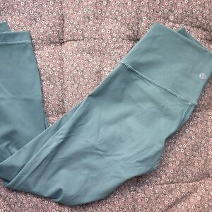 Lululemon Size 6 Sage Green Leggings 25 Inch Inseem